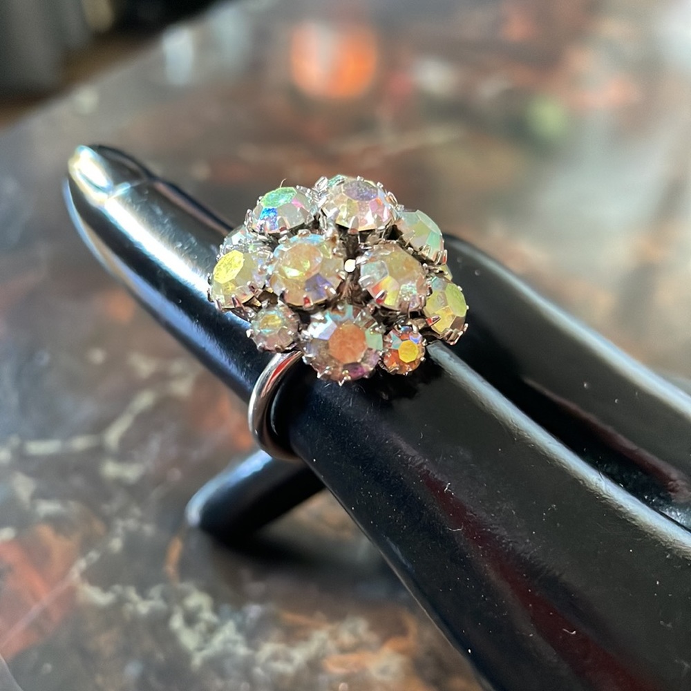 🌟 Sarah Coventry cocktail ring